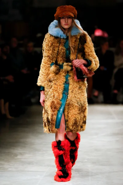 Look 18